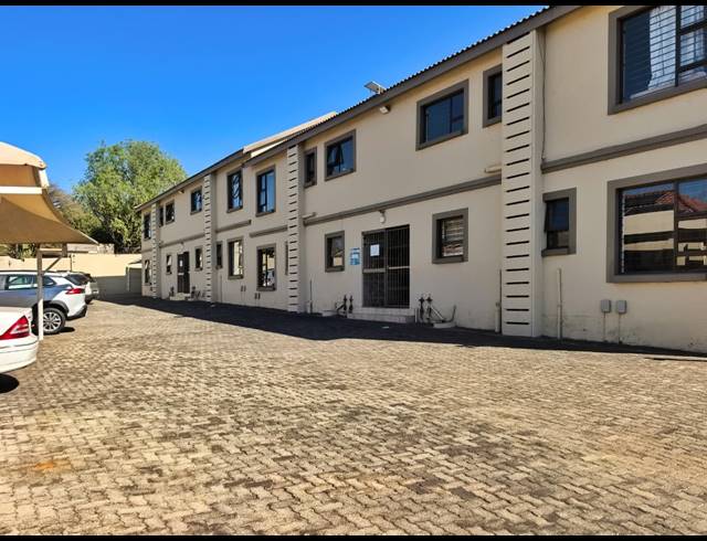 2 BEDROOM APARTMENT FOR SALE IN FRANKLIN ROOSEVELT PARK